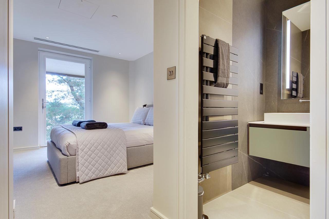 Ferienwohnung Luxury 3 Bed Flat With Large Terrace, Sea Views And Hot Tub Canford Cliffs Exterior foto