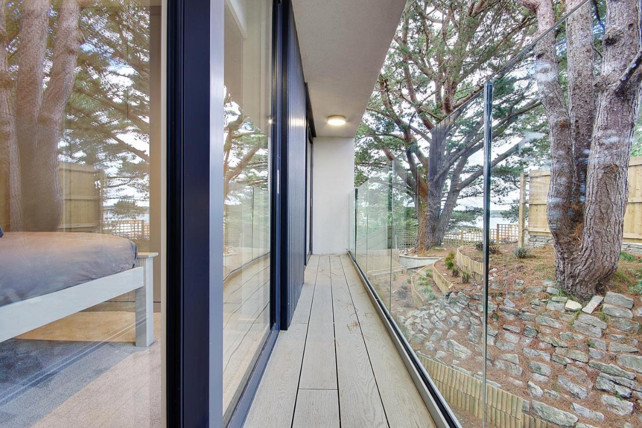 Ferienwohnung Luxury 3 Bed Flat With Large Terrace, Sea Views And Hot Tub Canford Cliffs Exterior foto