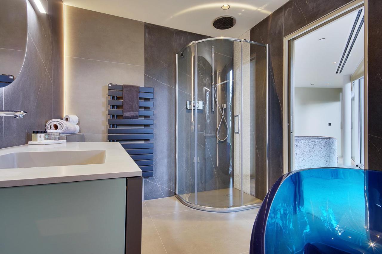 Ferienwohnung Luxury 3 Bed Flat With Large Terrace, Sea Views And Hot Tub Canford Cliffs Exterior foto